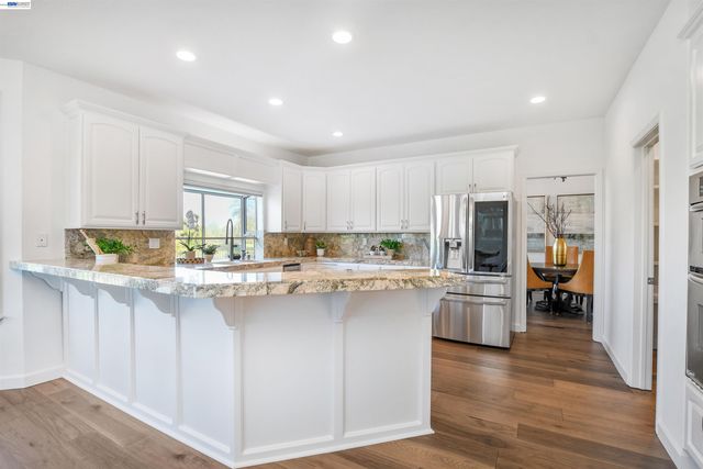 1001 Saint Andrews Dr, Discovery Bay, CA 94505