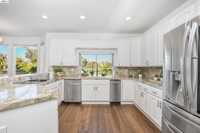 1001 Saint Andrews Dr, Discovery Bay, CA 94505