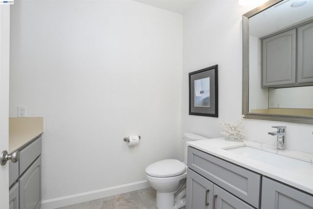 1001 Saint Andrews Dr, Discovery Bay, CA 94505