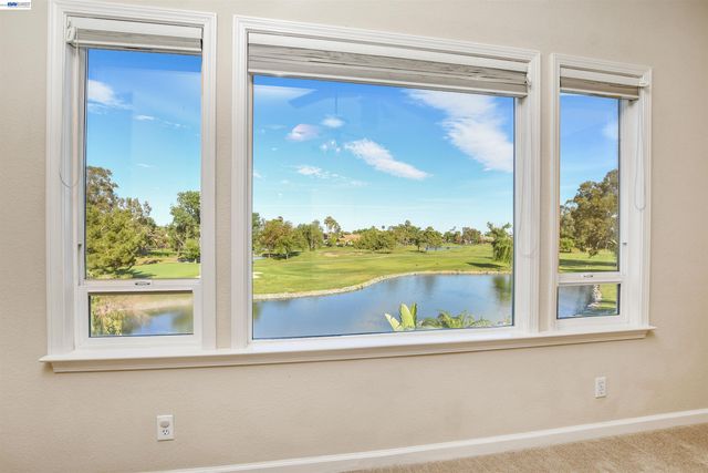 1001 Saint Andrews Dr, Discovery Bay, CA 94505