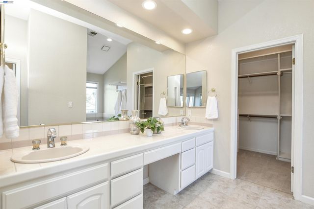 1001 Saint Andrews Dr, Discovery Bay, CA 94505