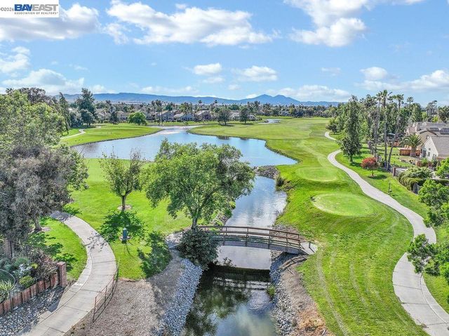 1001 Saint Andrews Dr, Discovery Bay, CA 94505