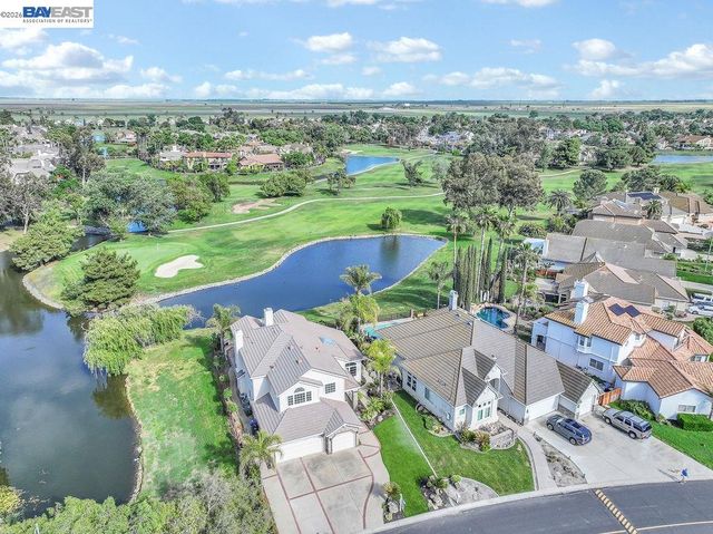 1001 Saint Andrews Dr, Discovery Bay, CA 94505