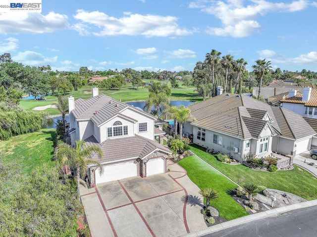 1001 Saint Andrews Dr, Discovery Bay, CA 94505