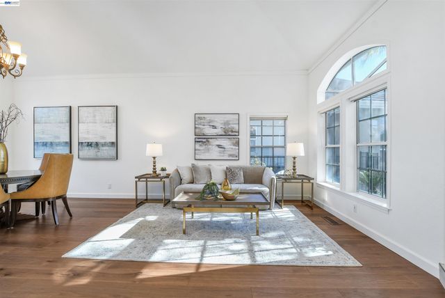 1001 Saint Andrews Dr, Discovery Bay, CA 94505