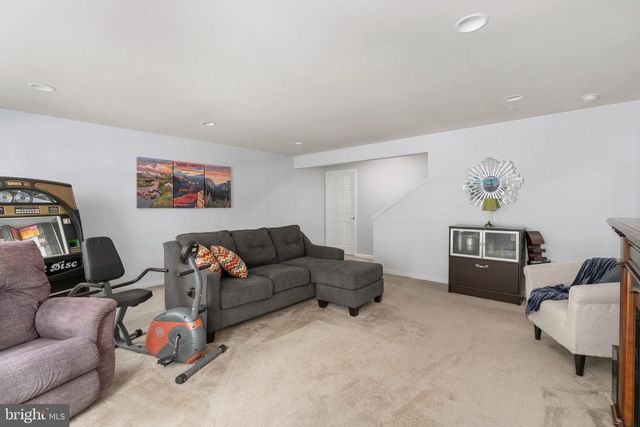 143 DENISON ST, Fredericksburg, VA 22406