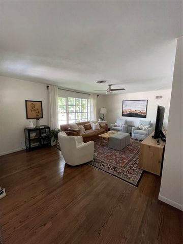 4616 Selkirk Drive, Fort Worth, TX 76109