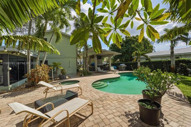 1400 SW 12th Ct, Fort Lauderdale, FL 33312