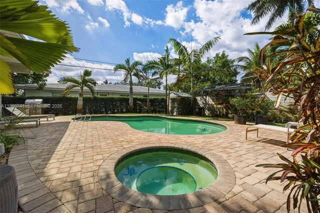 1400 SW 12th Ct, Fort Lauderdale, FL 33312