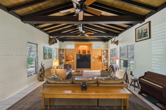 1400 SW 12th Ct, Fort Lauderdale, FL 33312