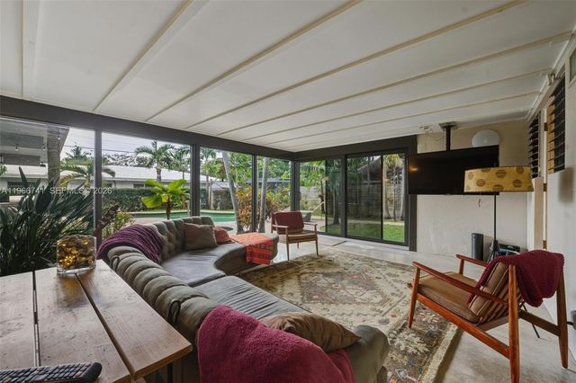 1400 SW 12th Ct, Fort Lauderdale, FL 33312