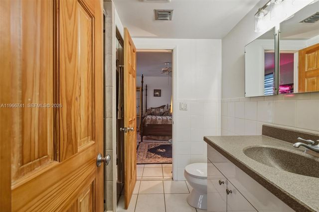 1400 SW 12th Ct, Fort Lauderdale, FL 33312