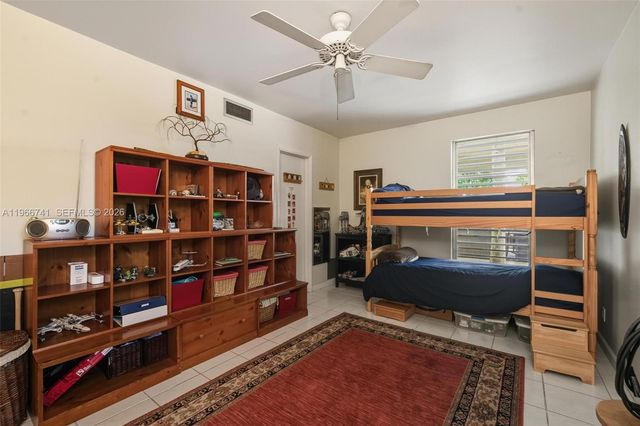 1400 SW 12th Ct, Fort Lauderdale, FL 33312