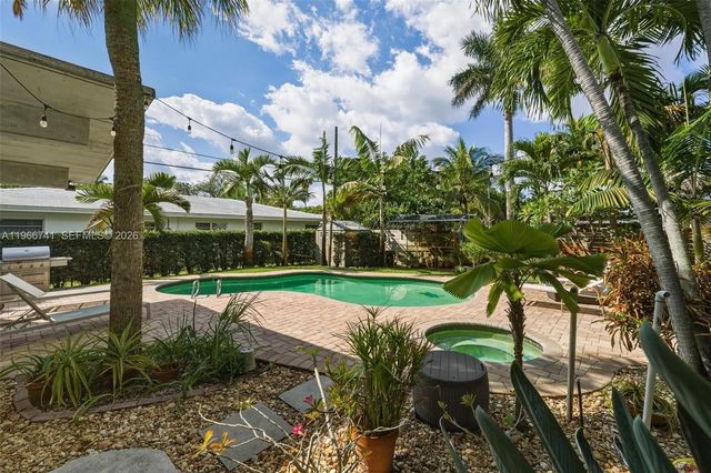 1400 SW 12th Ct, Fort Lauderdale, FL 33312