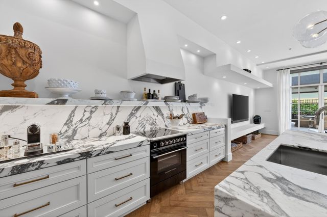 333 Santana Row 222, San Jose, CA 95128