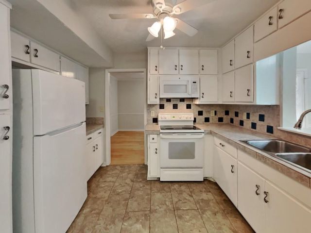 145 Bryson Lane, Fayetteville, GA 30215