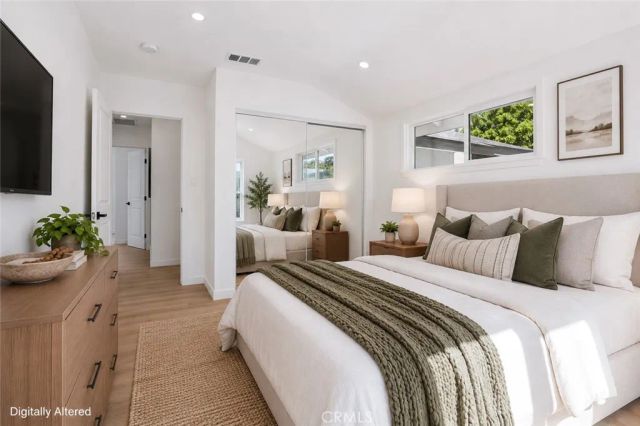 13907 Wyandotte Street, Van Nuys, CA 91405