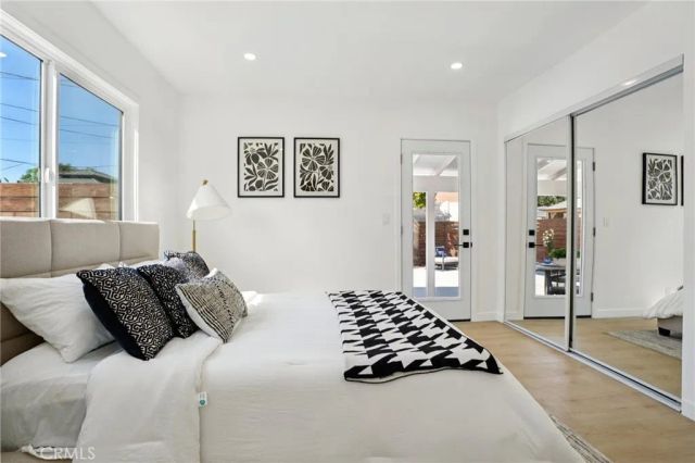 13907 Wyandotte Street, Van Nuys, CA 91405
