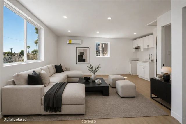 13907 Wyandotte Street, Van Nuys, CA 91405