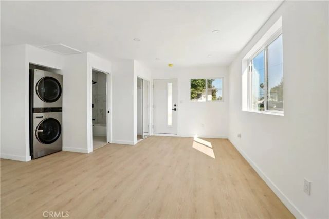 13907 Wyandotte Street, Van Nuys, CA 91405