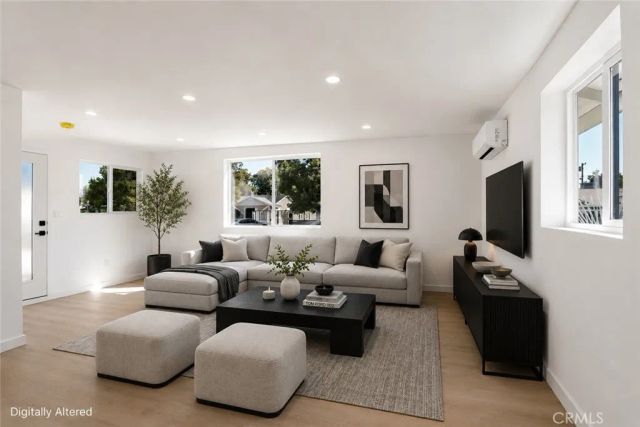 13907 Wyandotte Street, Van Nuys, CA 91405