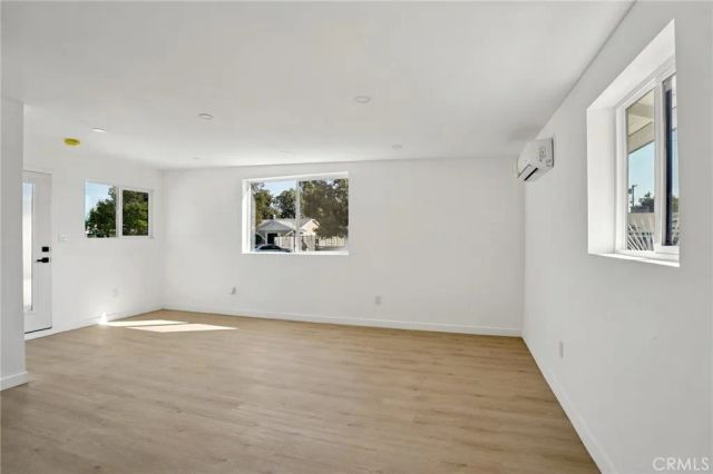 13907 Wyandotte Street, Van Nuys, CA 91405