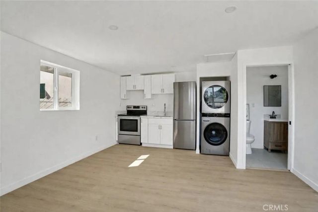 13907 Wyandotte Street, Van Nuys, CA 91405