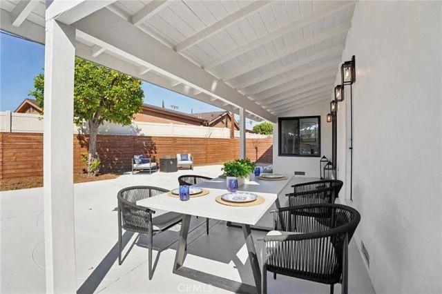 13907 Wyandotte Street, Van Nuys, CA 91405