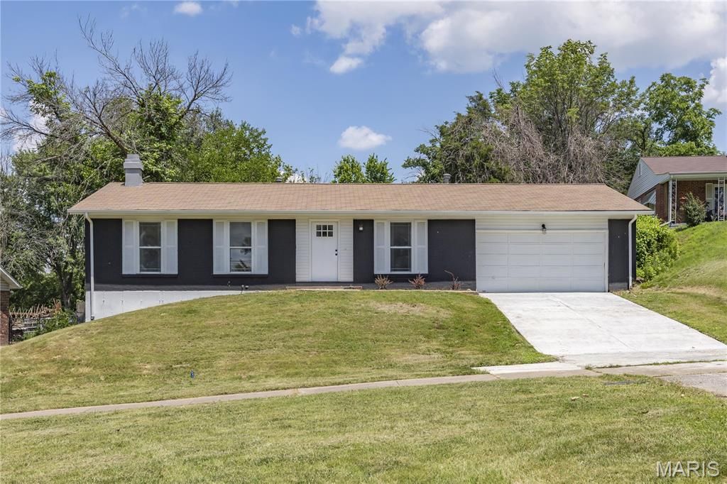 12597 Fee Fee Road, St Louis, MO 63146