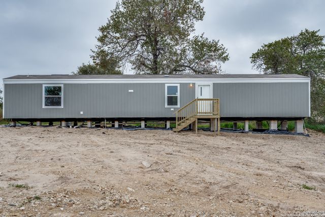 4634 Waterwood Pass, Elmendorf, TX 78112