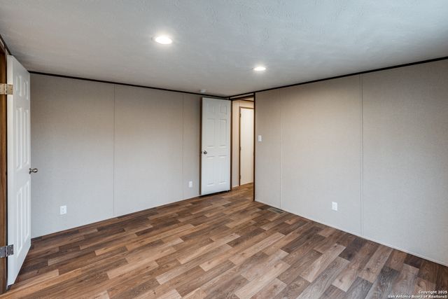 4634 Waterwood Pass, Elmendorf, TX 78112