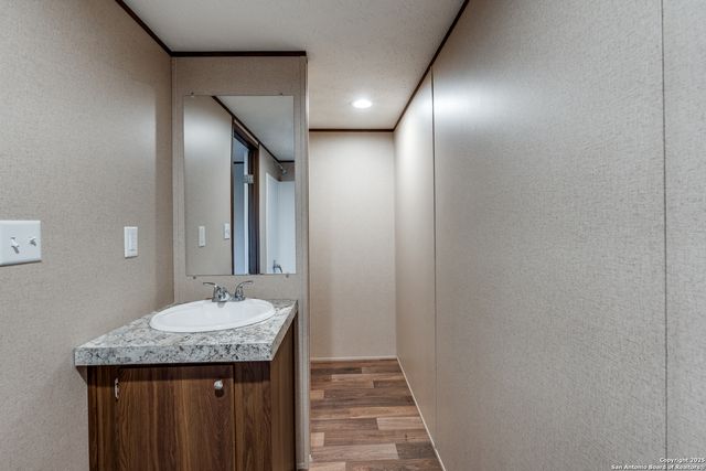 4634 Waterwood Pass, Elmendorf, TX 78112