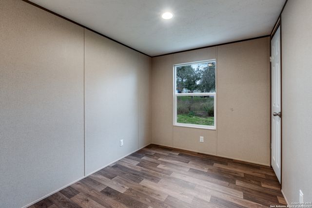 4634 Waterwood Pass, Elmendorf, TX 78112