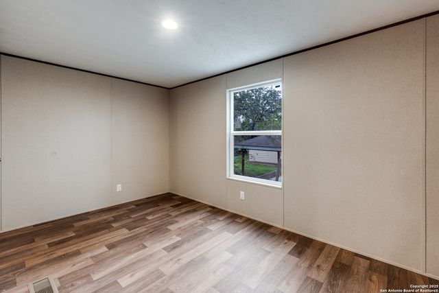 4634 Waterwood Pass, Elmendorf, TX 78112