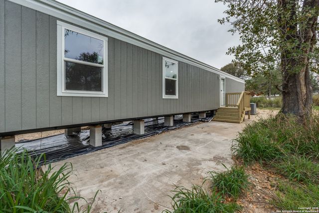 4634 Waterwood Pass, Elmendorf, TX 78112