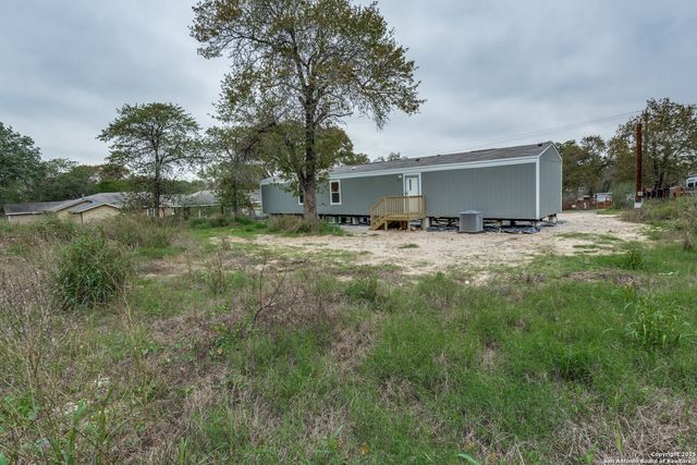 4634 Waterwood Pass, Elmendorf, TX 78112