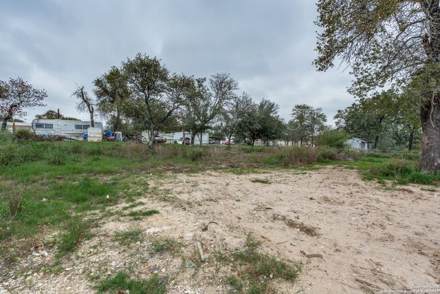4634 Waterwood Pass, Elmendorf, TX 78112