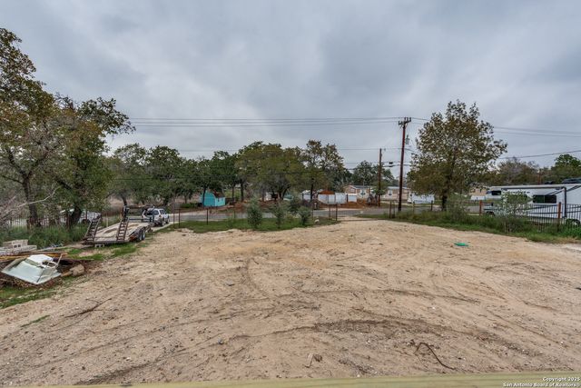 4634 Waterwood Pass, Elmendorf, TX 78112