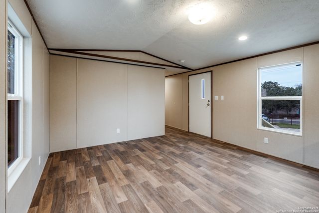 4634 Waterwood Pass, Elmendorf, TX 78112