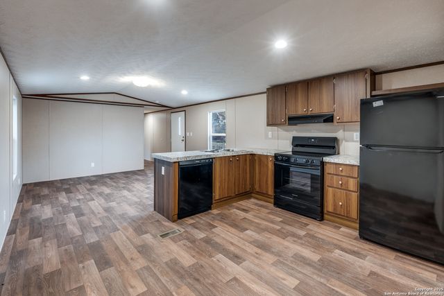 4634 Waterwood Pass, Elmendorf, TX 78112