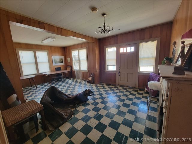 10 S Vann Street, Pryor, OK 74361