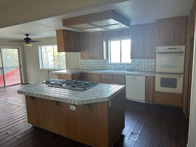 620 Schroeder Ln, Colfax, CA 95713