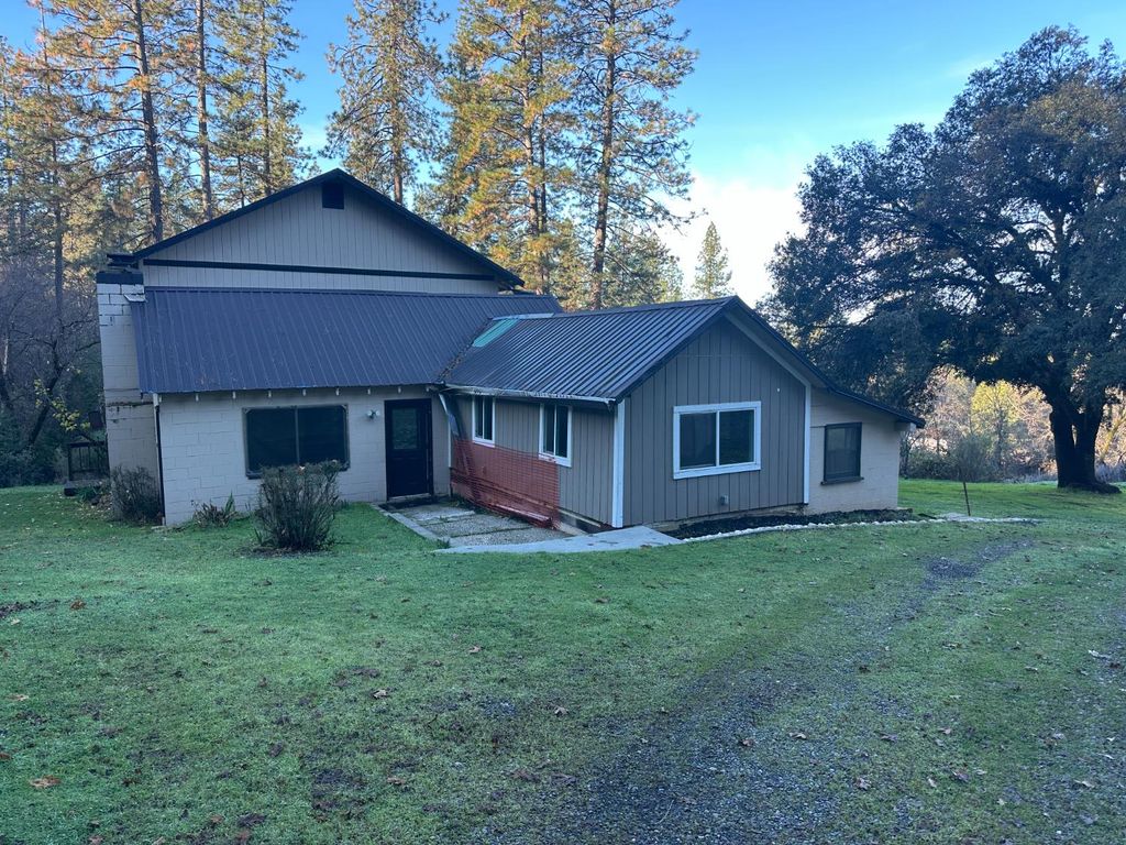 620 Schroeder Ln, Colfax, CA 95713