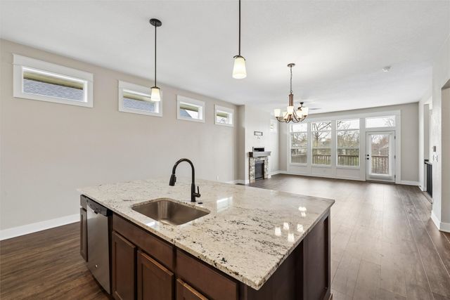 14319 Holcomb Avenue, Urbandale, IA 50323