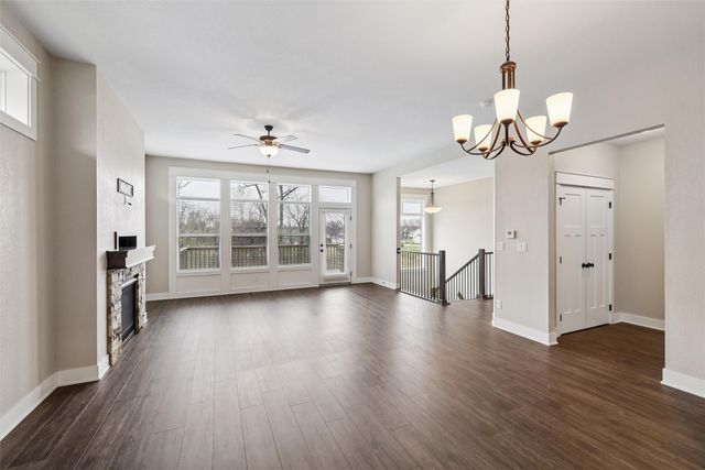 14319 Holcomb Avenue, Urbandale, IA 50323