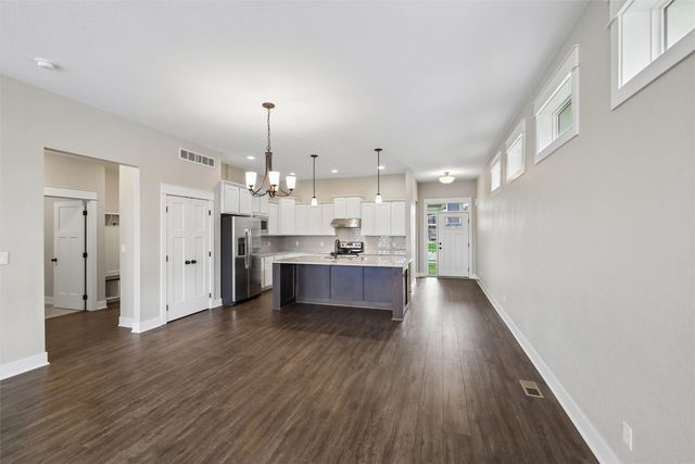 14319 Holcomb Avenue, Urbandale, IA 50323