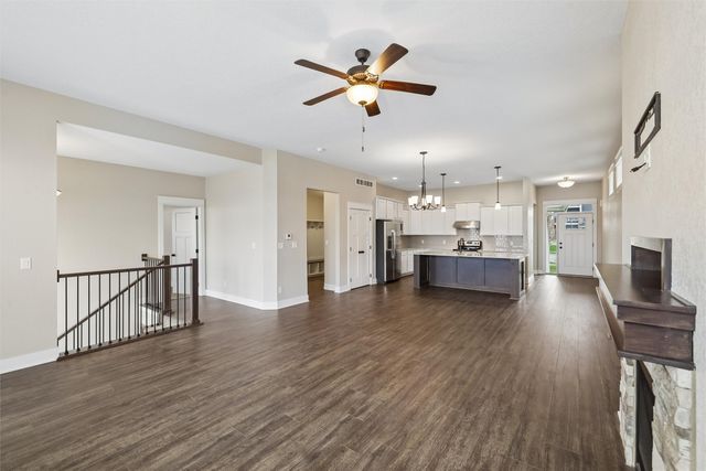 14319 Holcomb Avenue, Urbandale, IA 50323