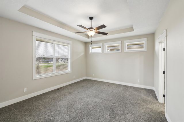 14319 Holcomb Avenue, Urbandale, IA 50323