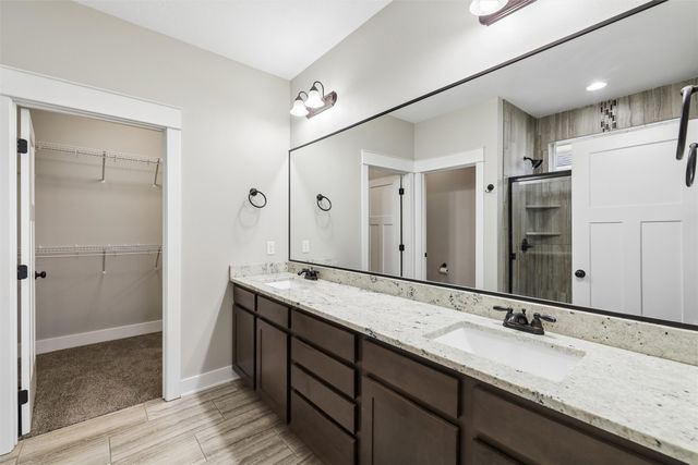 14319 Holcomb Avenue, Urbandale, IA 50323