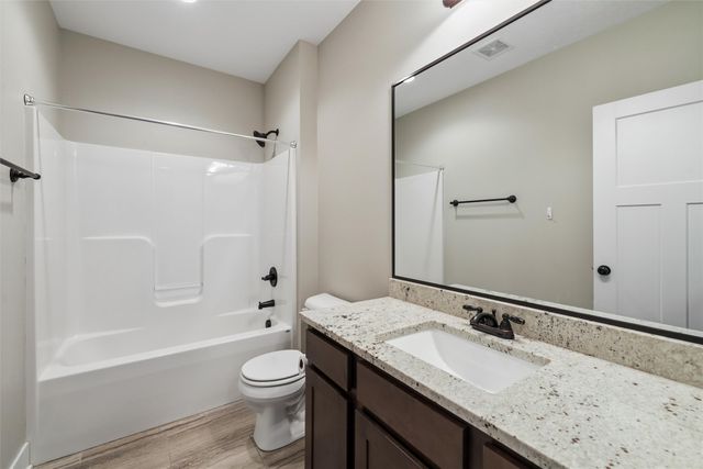 14319 Holcomb Avenue, Urbandale, IA 50323